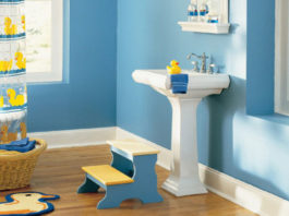 Come rendere sicuro il bagno per i bambini