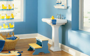 Come rendere sicuro il bagno per i bambini